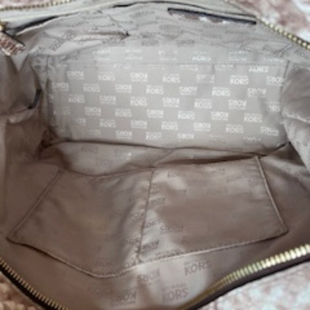 SOLD…MICHAEL KORS EUC SNAKESKIN LEATHER TOTE - Picture 9 of 10